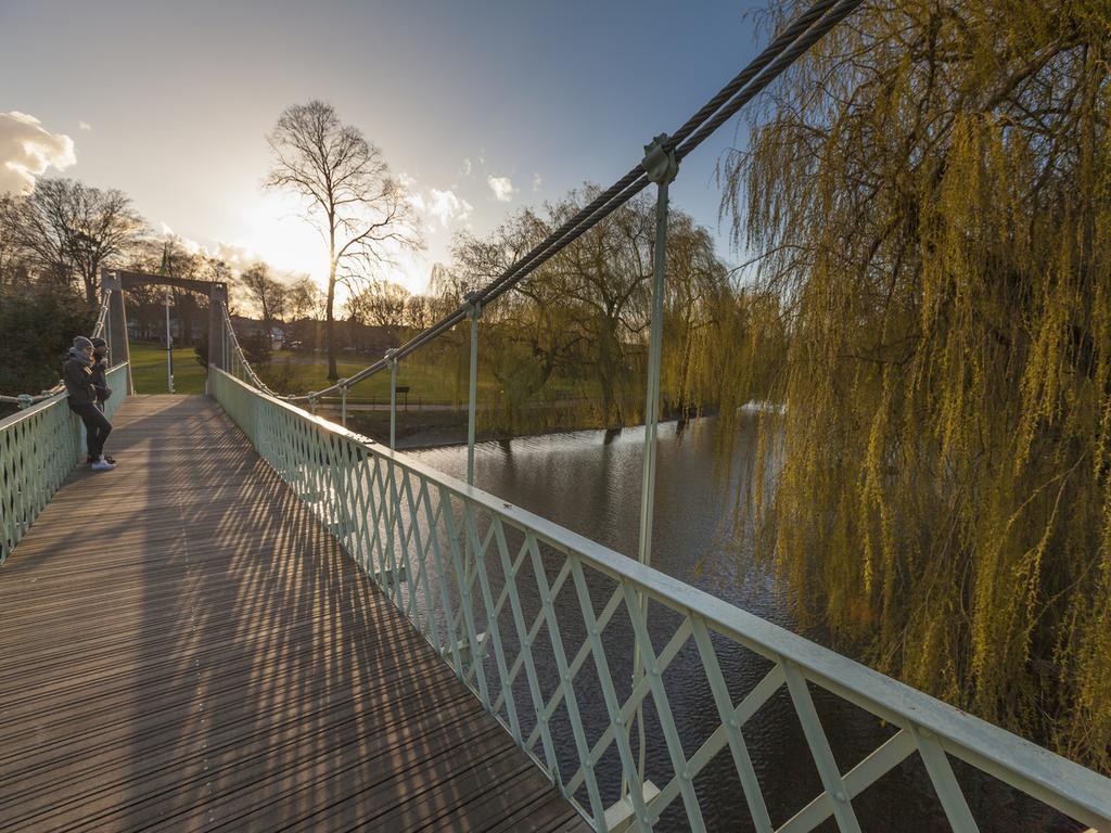 Вилла Ashton House Лутон Экстерьер фото